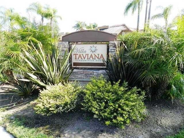 Building Photo - RB Luxury 2 Br Townhome 2 car spots Laundry $3190 TEXT 619-565-3468