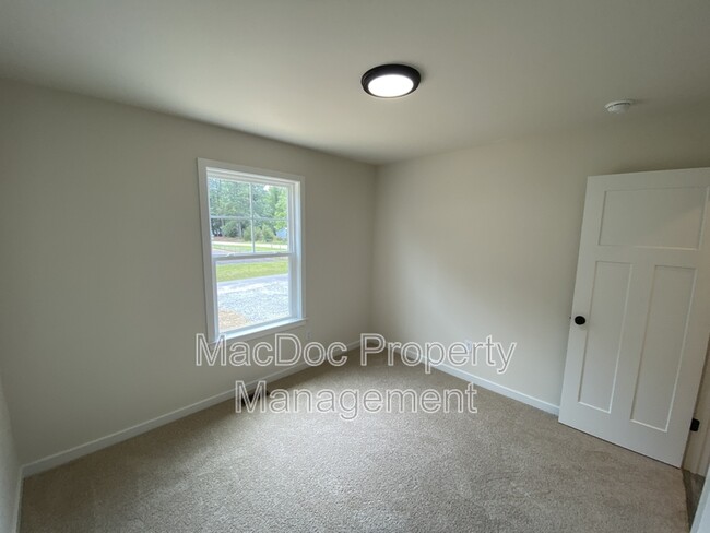 Building Photo - 12171 Tennis Ln