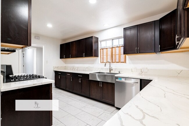 Building Photo - Bright & Spacious Single-Story 4-Bedroom Home in La Mirada – Open Layout