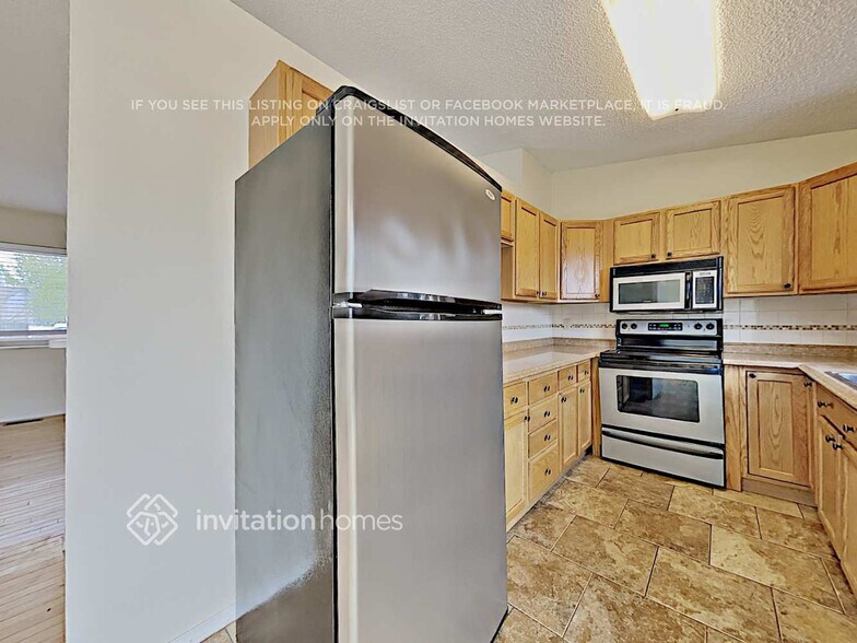 Building Photo - 7210 Shavano Ct