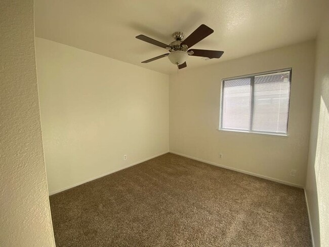 Building Photo - 1947 Henshaw Ave