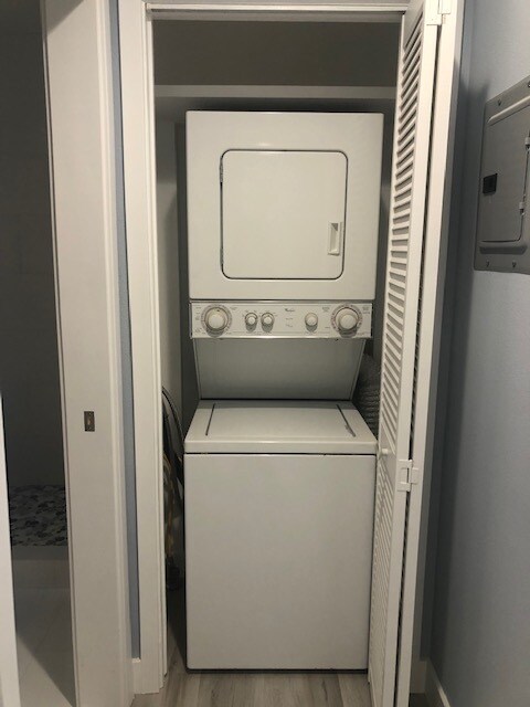 Building Photo - 214 42nd St