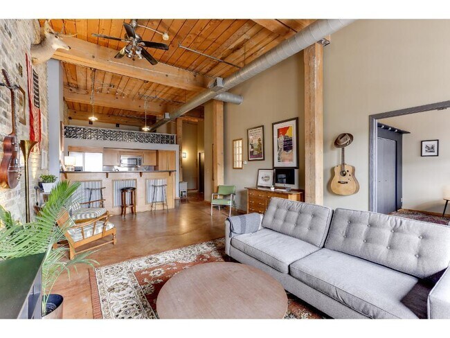 Building Photo - 210 N 2nd St