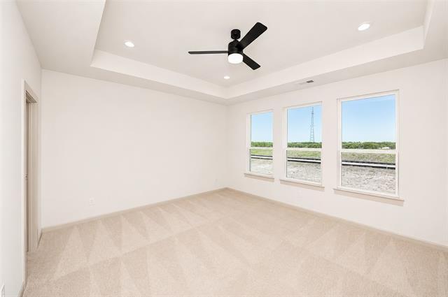 Building Photo - 320 Walker Pkwy