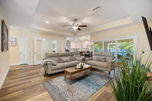 Building Photo - 2339 Datura St