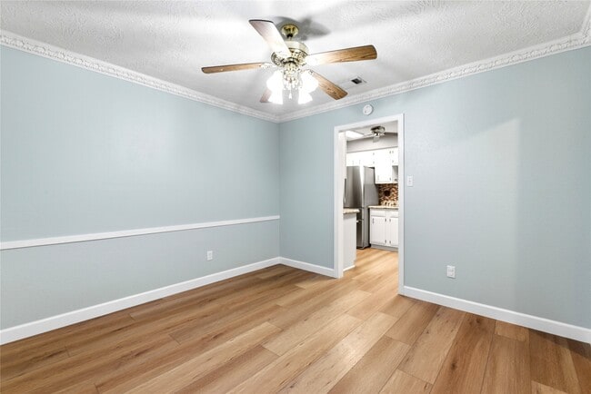 Building Photo - 6009 Leafwood Cir