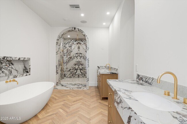 Building Photo - 54 W Palm Ln