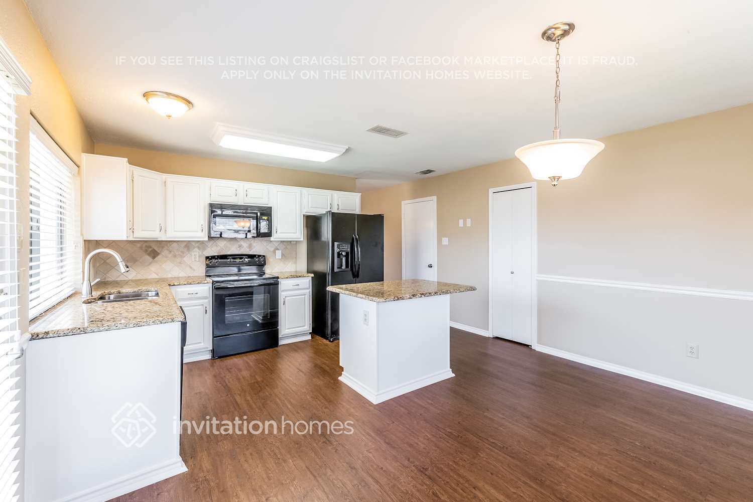 Building Photo - 1031 Bellflower Dr