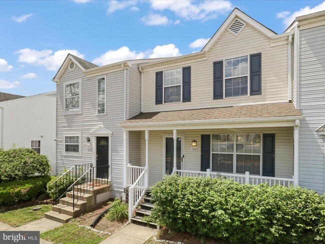 Building Photo - 303 Mayfair Pl
