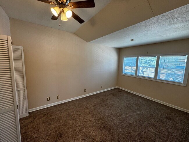 Building Photo - Amazing home in Tech Terrace