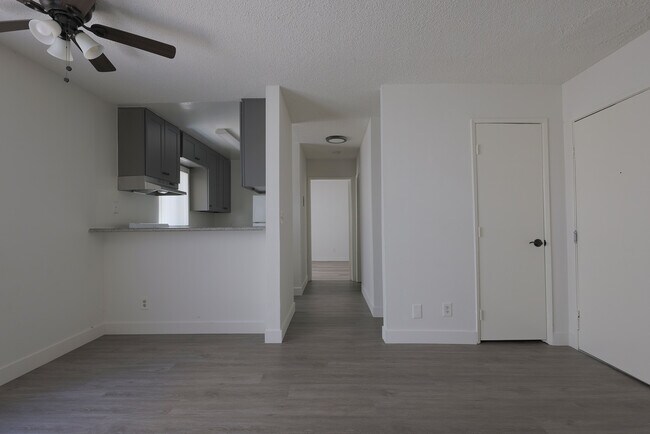 Building Photo - 943 Elden Ave