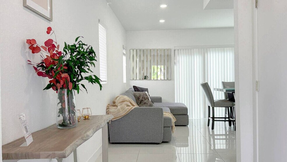 Building Photo - 1163 NW 2nd St