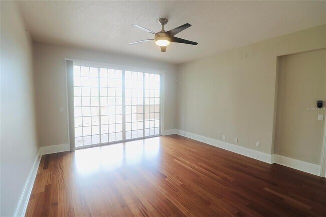 Building Photo - 1110 W Ivanhoe Blvd