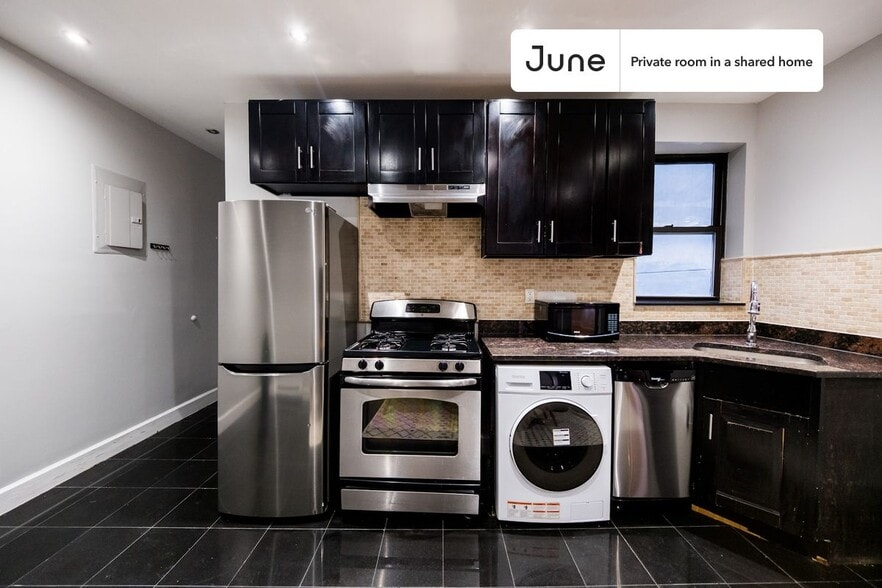 Building Photo - Room in Shared 3 bed/1 bath home in Central Harlem