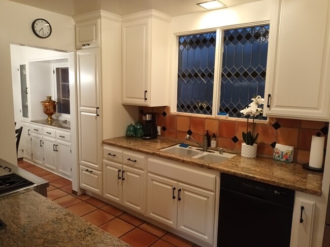 Building Photo - 359 Heather Heights Ct