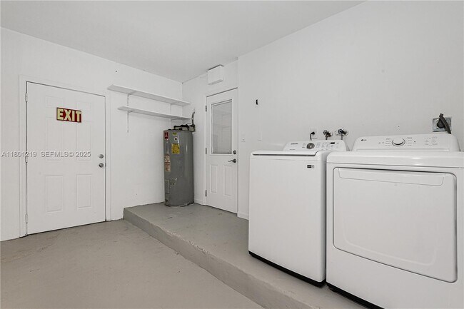 Building Photo - 216 SE 9th St