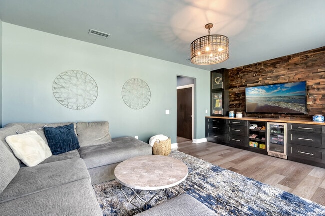 Building Photo - 428 W Swoope Ave