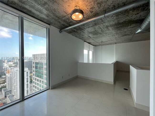 Building Photo - 690 SW 1st Ct