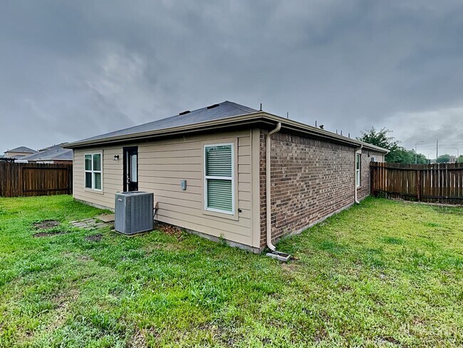 Building Photo - 8707 Hazel Rose Sky Dr