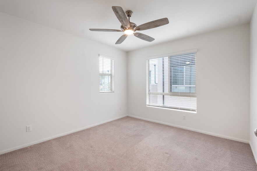 Building Photo - 2325 Verano Way