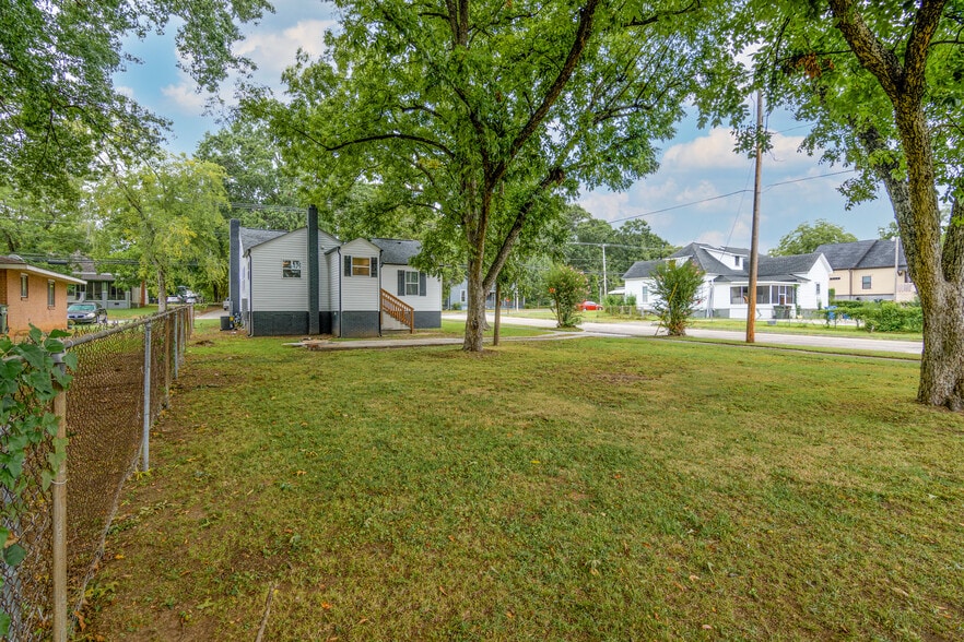 Back Yard - 503 Hampton St