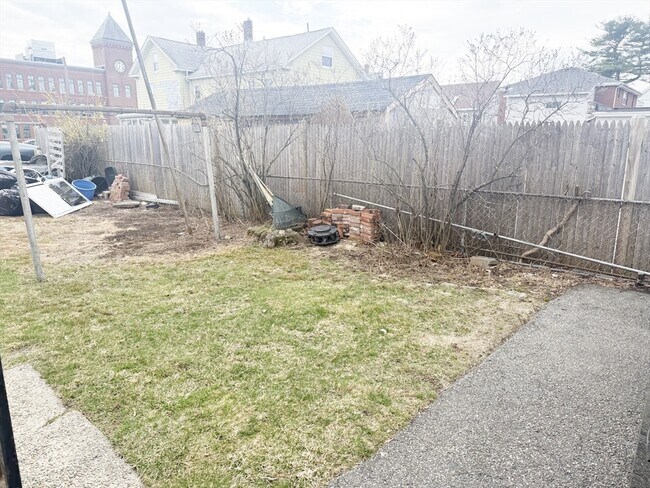 Building Photo - 37 Prospect St Ave