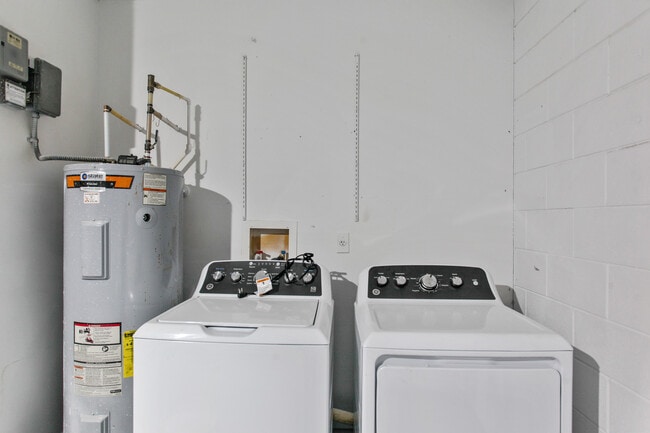 Building Photo - 6349 Oak Meadow Bend