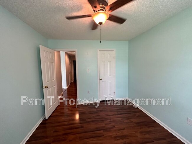 Building Photo - 190 Salt Landing Cir