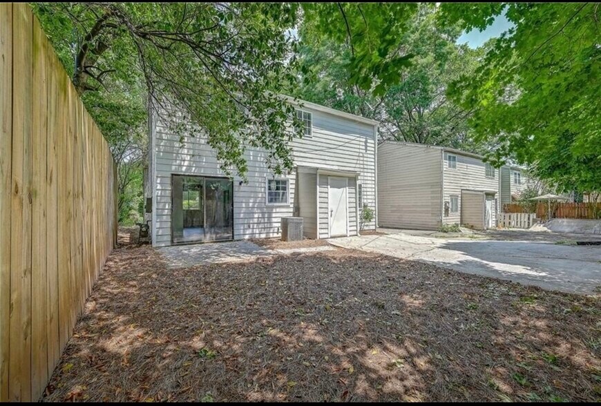 Building Photo - 1159 Saint Augustine Pl NE