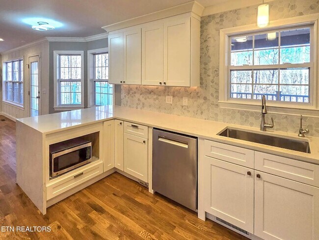 Building Photo - 12469 Daisywood Dr