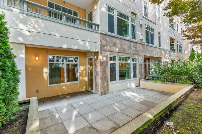 Building Photo - 1Bd/1Ba Kirkland Condo