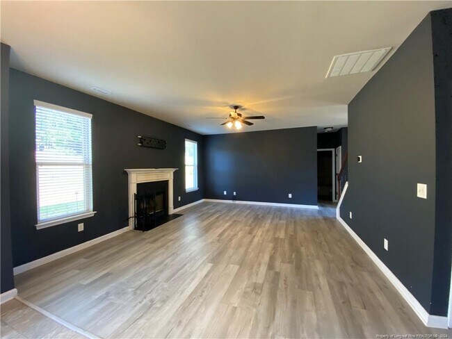 Building Photo - 199 Skycroft Dr