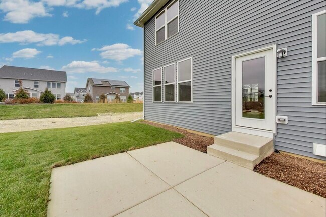 Building Photo - 2240 Bent Grass Wy