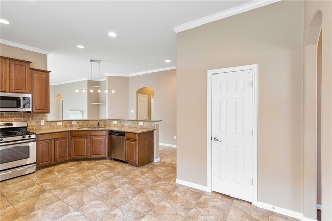 Building Photo - 13814 McKinney Creek Ln
