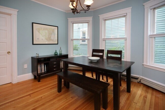 Building Photo - 38 Maple Ave