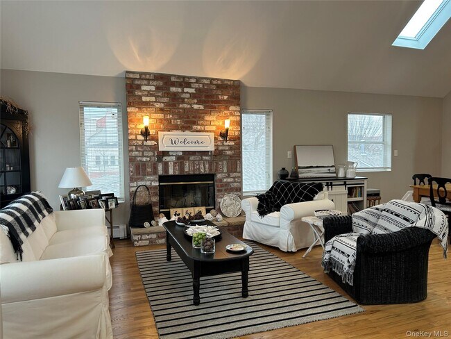 Building Photo - 259 Lincoln Blvd