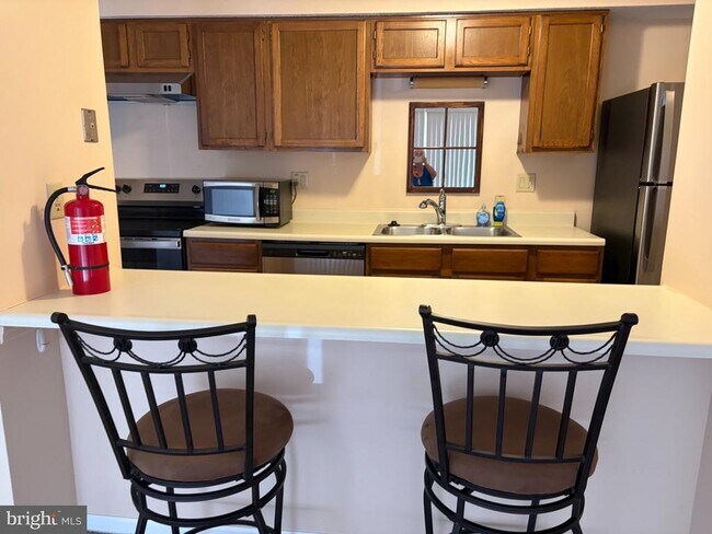 Building Photo - 65 Sweetfern Ct