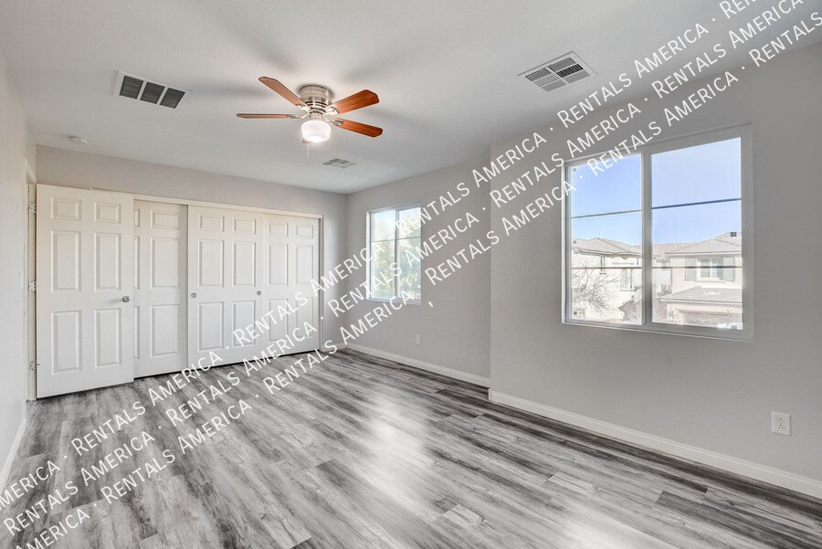 Building Photo - 8271 Southern Cross Ave