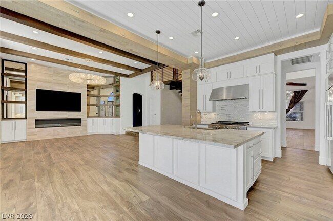 Building Photo - 304 Kingsclear Ct