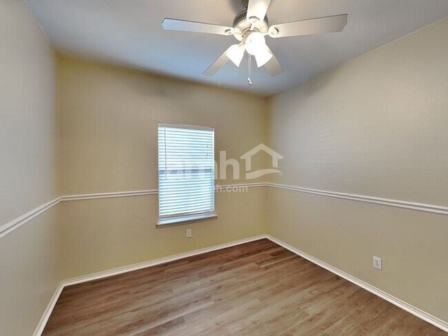 Building Photo - 9842 Charline Ln