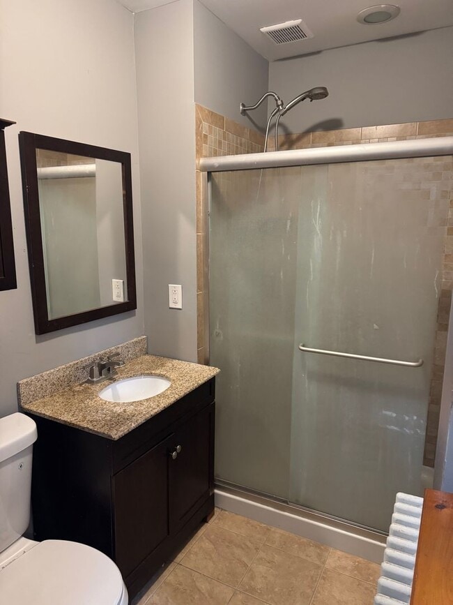 Building Photo - West Conshohocken 4 Bedroom 2 brick bath T...
