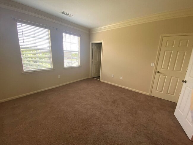 Building Photo - Spacious 2Bed/2.5Bath Townhome in the Gated Community of Baldwin Rowe! *SPECIAL: 1/2 OFF 1st Mont...