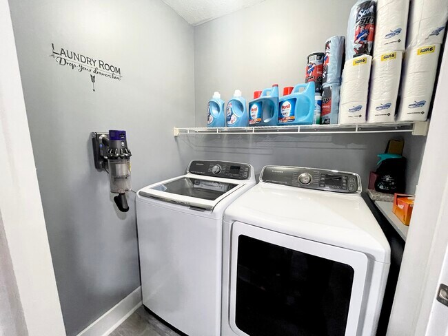 Laundry - 3031 Poplar Creek Dr SE