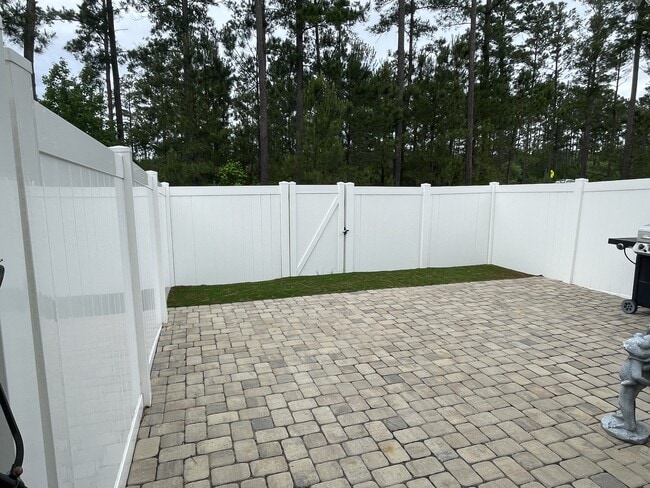 Building Photo - 609 Hilchot Dr