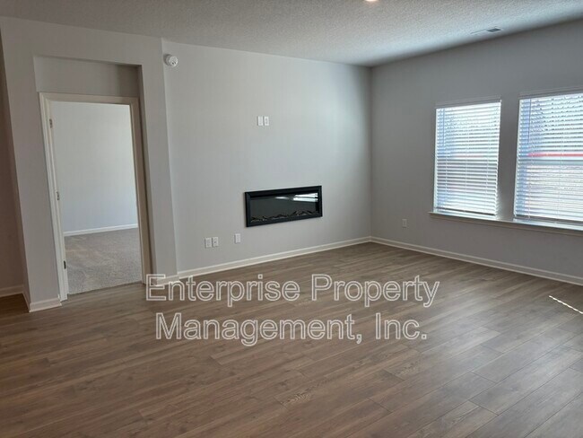 Building Photo - 250 Kipling Dr