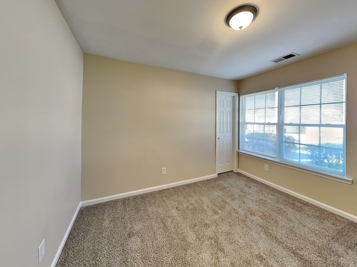 Building Photo - 2921 Deep Cove Dr NW