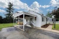 Building Photo - 4 Buttonwood Ave