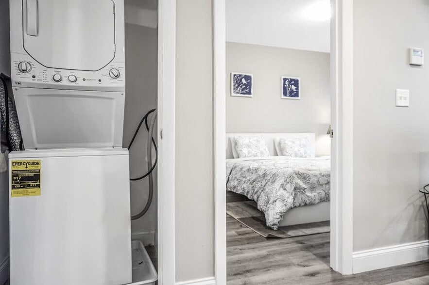 Building Photo - 140 Pearl St