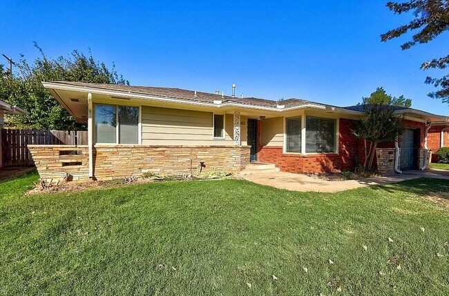 Building Photo - WELCOME HOME FOR THE HOLIDAYS