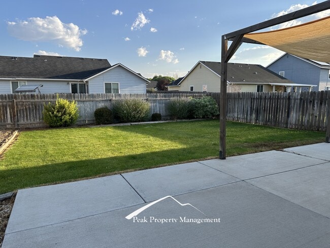 Building Photo - 12542 Ochoco St